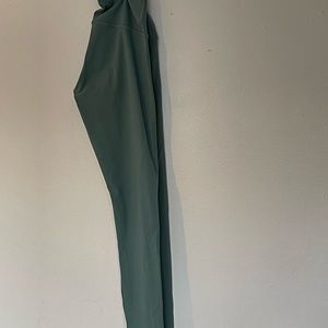 Lululemon Wunder Under 25”